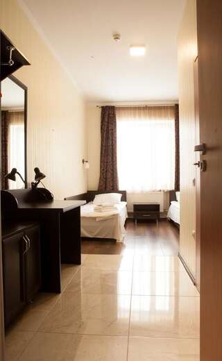 Отель Solar Кропивницкий Двухместный номер с 2 отдельными кроватями-5